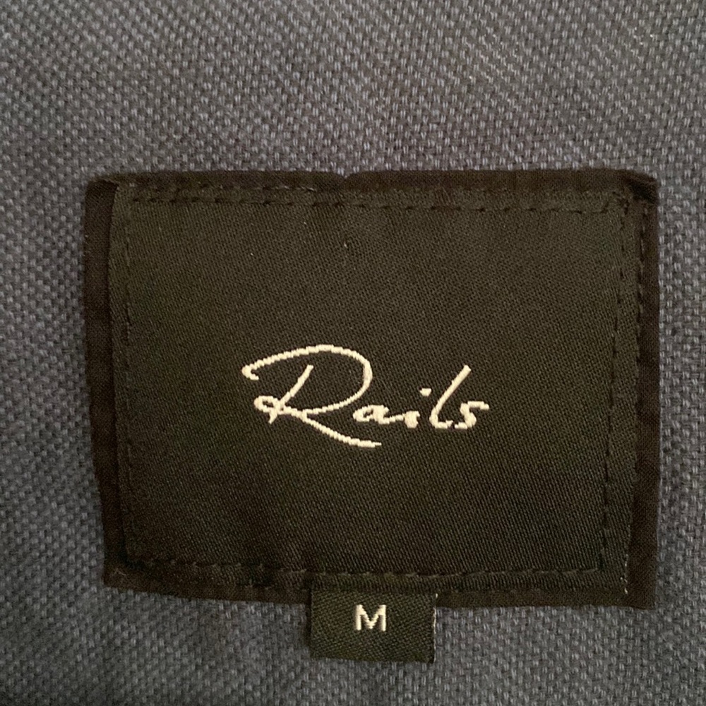 Rails 100% cotton Blue shirt perfect for summer